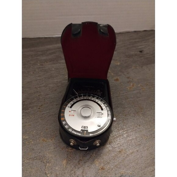 Capital Photographic Light Meter With Leather Case For DIN & ASA Film Settings - Picture 1 of 5
